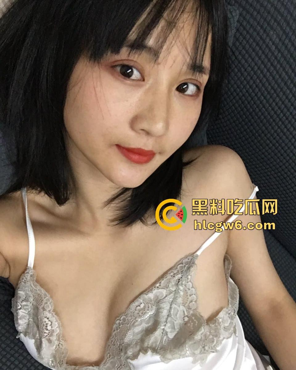 广东医科大学高颜值学妹【廖茵】跟男友裸聊性爱视频来袭，大胆的展示引以为傲的身材。