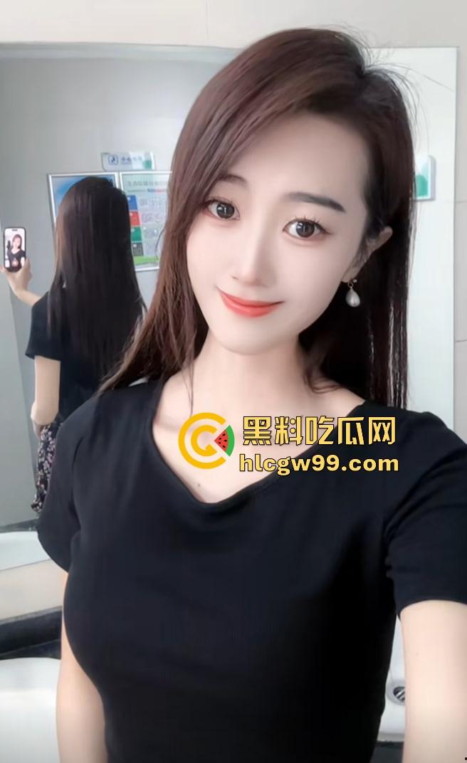 抖音主播『 小龙女』流量密码解锁,跳蛋一塞,骚逼水库瞬间泄洪,喷得满地湿哒哒,地表最强喷泉!-3