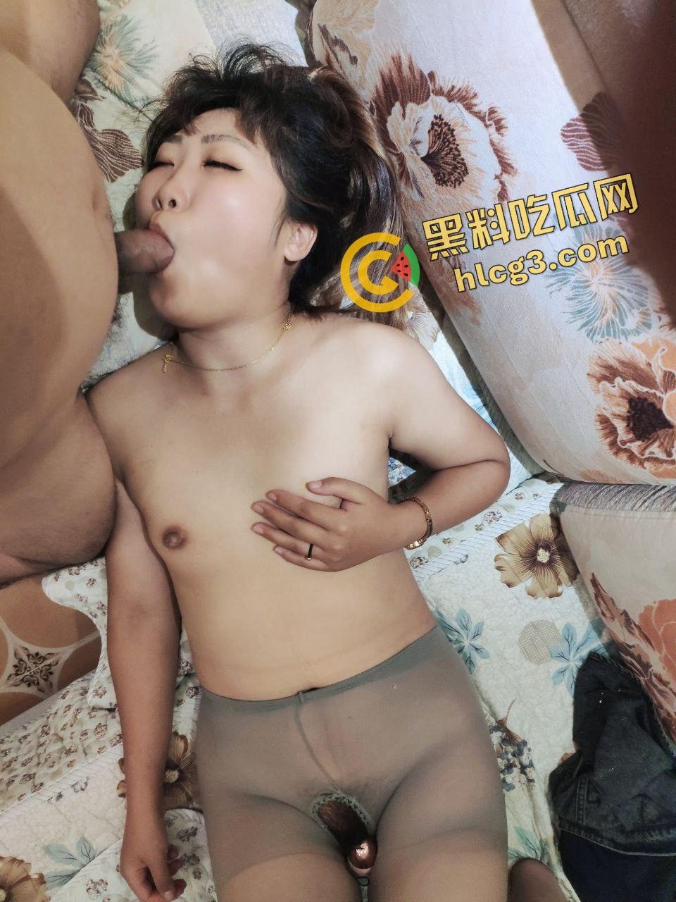 网友投稿曝光自己老婆!丰满淫妻骚母狗后入爆操 肥猪肉便器就该拿来曝光-10