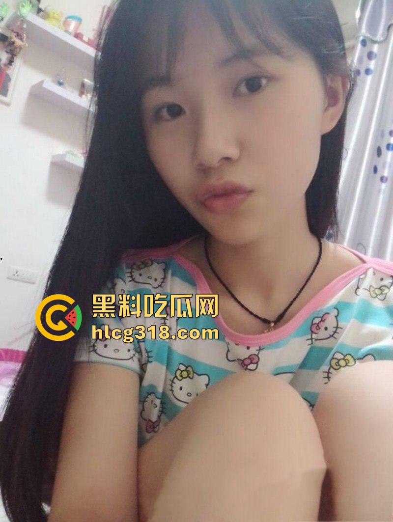 在校清纯巨乳妹妹情窦初开，发裸拍勾引已婚堂哥做爱，手指扣弄娇嫩小穴挑逗，身材火辣奶软水多