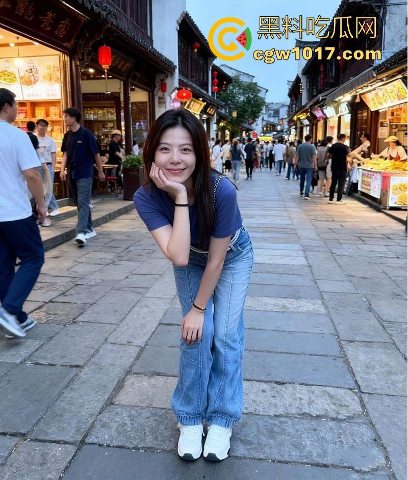 武汉师范大学【陈菲怡】大四实习为顺利专正,甘心与领导上床做爱,嘴上说的不要在床上表现比谁都骚!-2