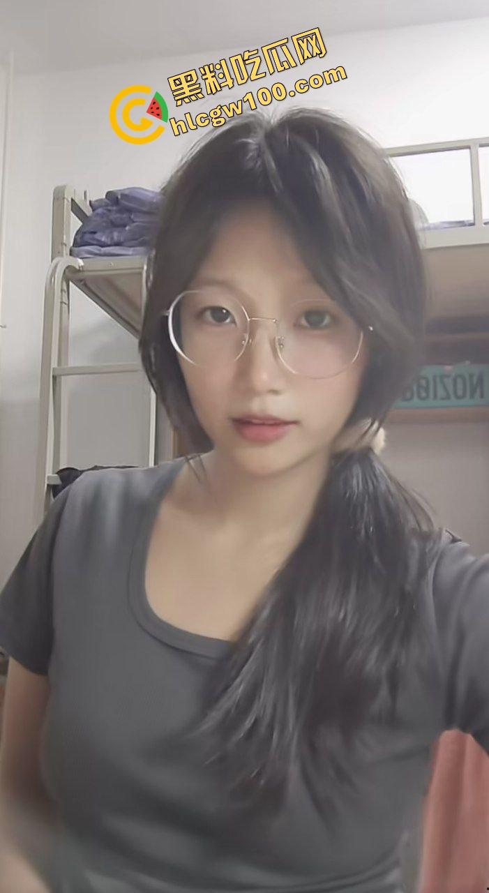 瓜友独家投稿曝光生化母体!化大附中卖淫骚鸡【余纯】600约炮单男,黑丝操逼颜射贱脸!独家流出!-3