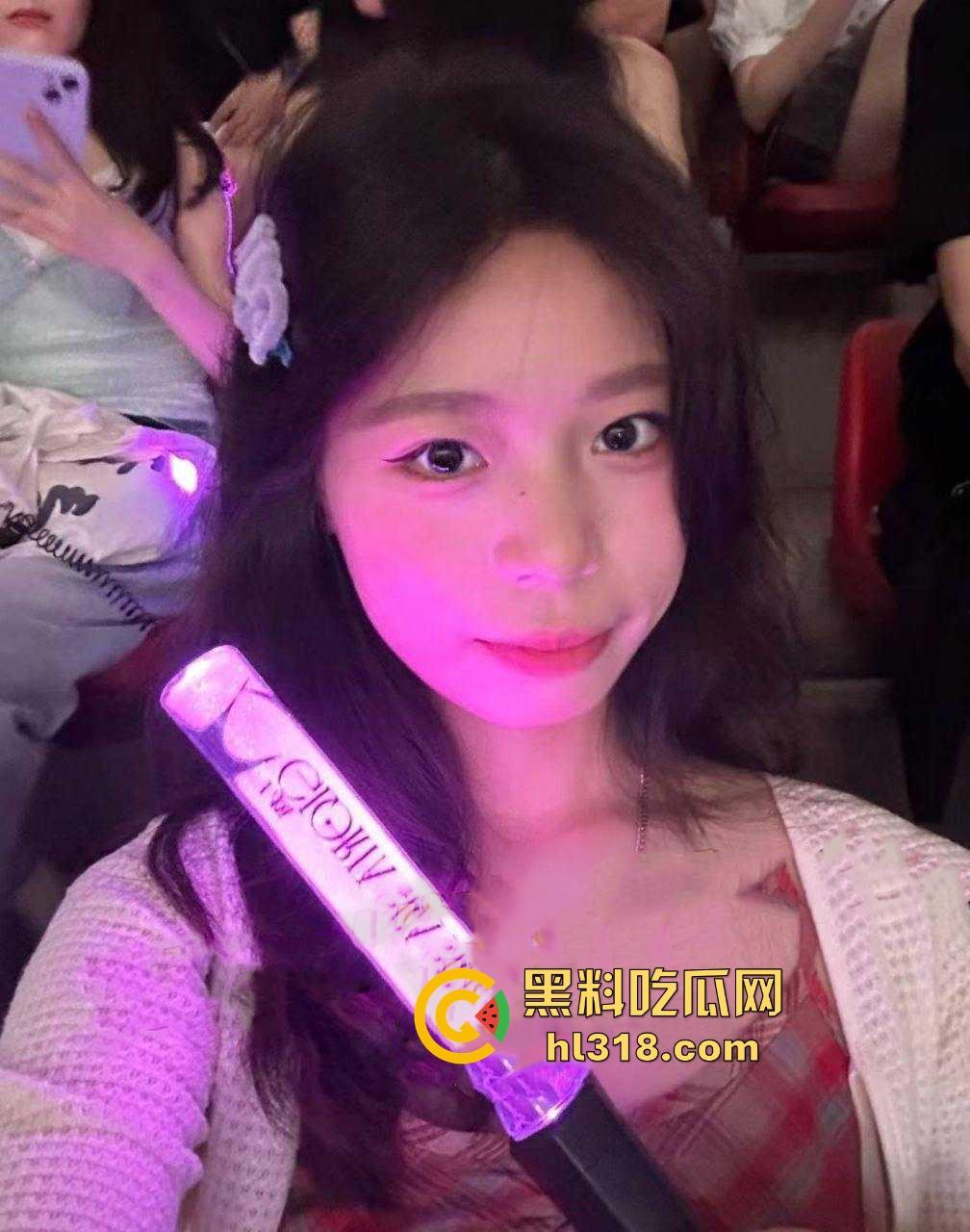 复旦大学清纯学妹【李怡】性爱视频曝光,反差母狗被后入打桩爆操,无套内射叫声无限淫荡!-3