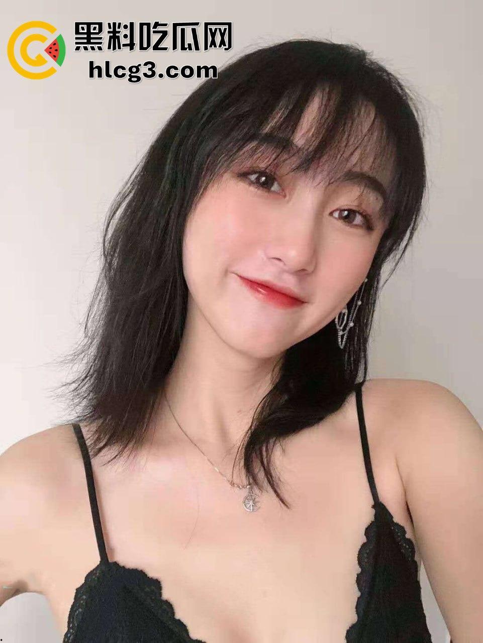 东方航空空姐「田右溪」艳情视频泄露:颜射吞精画面直接爽翻天,技巧精湛的空姐揭秘-4