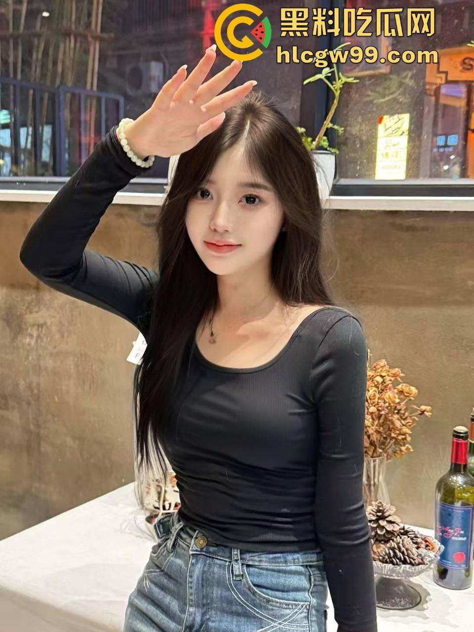 广州护士实习生『蓝美淇』开学前急约一炮,轻微洁癖却爱被抠逼,抠到手水肿,这逼是真湿还是有毒?-4