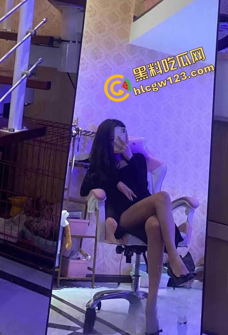 海角大神奶子即正义,巨乳人妻戴肛塞乳交爆操,高潮8次喷湿床单,深喉震阴连干差点晕厥!-3