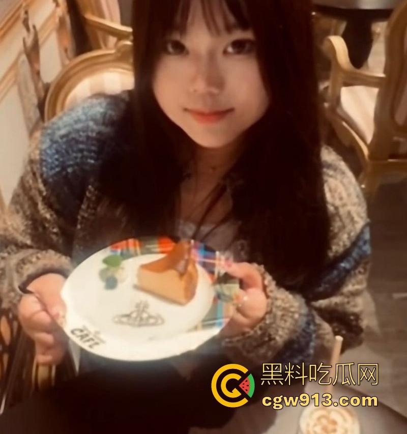 川渝18岁巨乳高中生【林瑜】36E傲乳露脸揉奶自慰,骚穴母狗致命诱惑,真正的童颜巨乳!-4