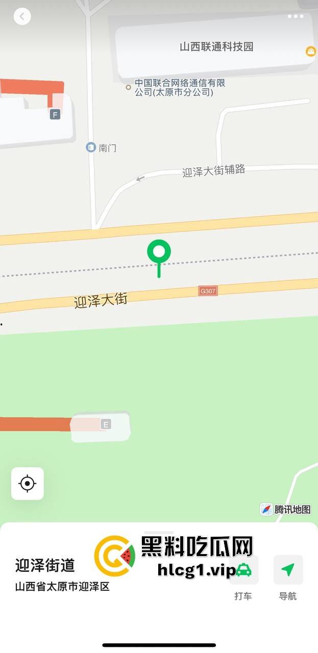 太原醉汉主干道停车持刀战3交警，打不过直接扒车逃跑，结果被托飞30米！