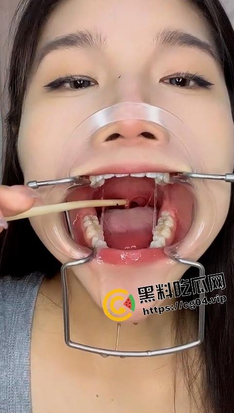 站住!让老夫来帮你做一下核酸检测 在让老夫好好给你检查一下有没有蛀牙-7