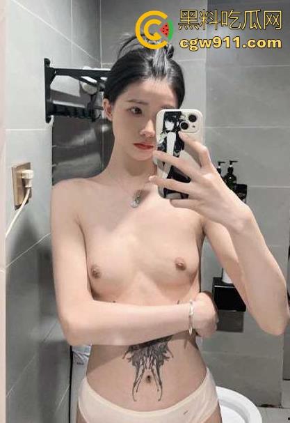 极品网红【桃夭夭】性感丝袜秀福利曝光,高颜值极品身材完美漏逼,小臀部翘得高高的,露出大屁股大长腿拍照!-8