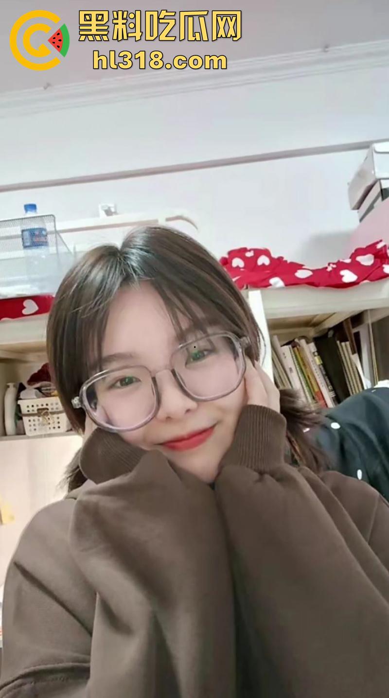 阜新市反差婊【张佳佳】,身材超赞的反差母狗,有男友依旧按耐不住,网上撩骚找猛男被调教,性爱视频流出!-4