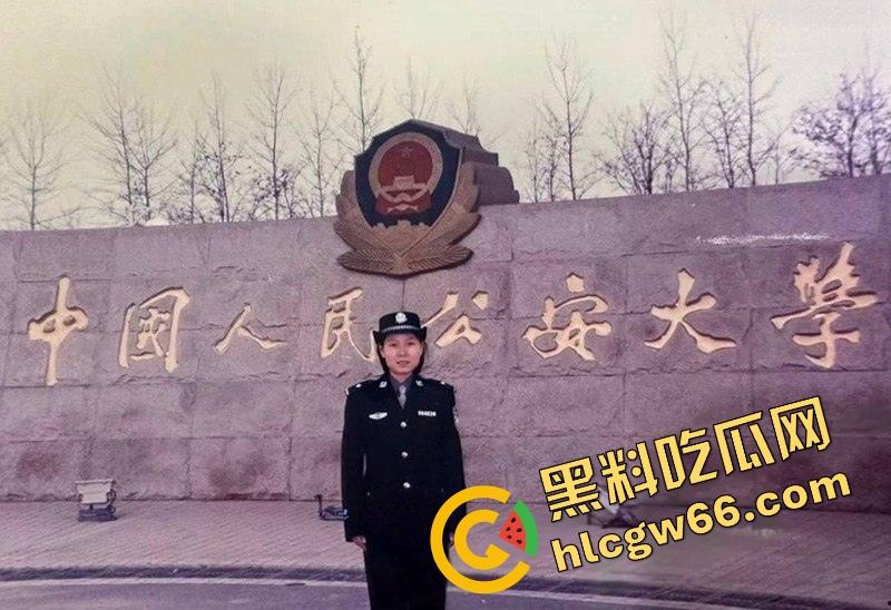 换偶女警【苏静】在凤凰网演讲换偶体验!被公安开除后 和老公开设换偶网站!全网最全黑料!-1