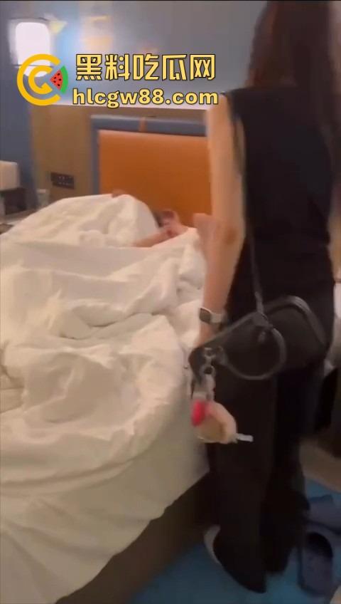 台妹抓奸温柔炸场,床上逮浪屌嗲声吊嗓,声甜如蜜话狠如刀,捉奸骚戏吓得吃个榔子压压惊!-5