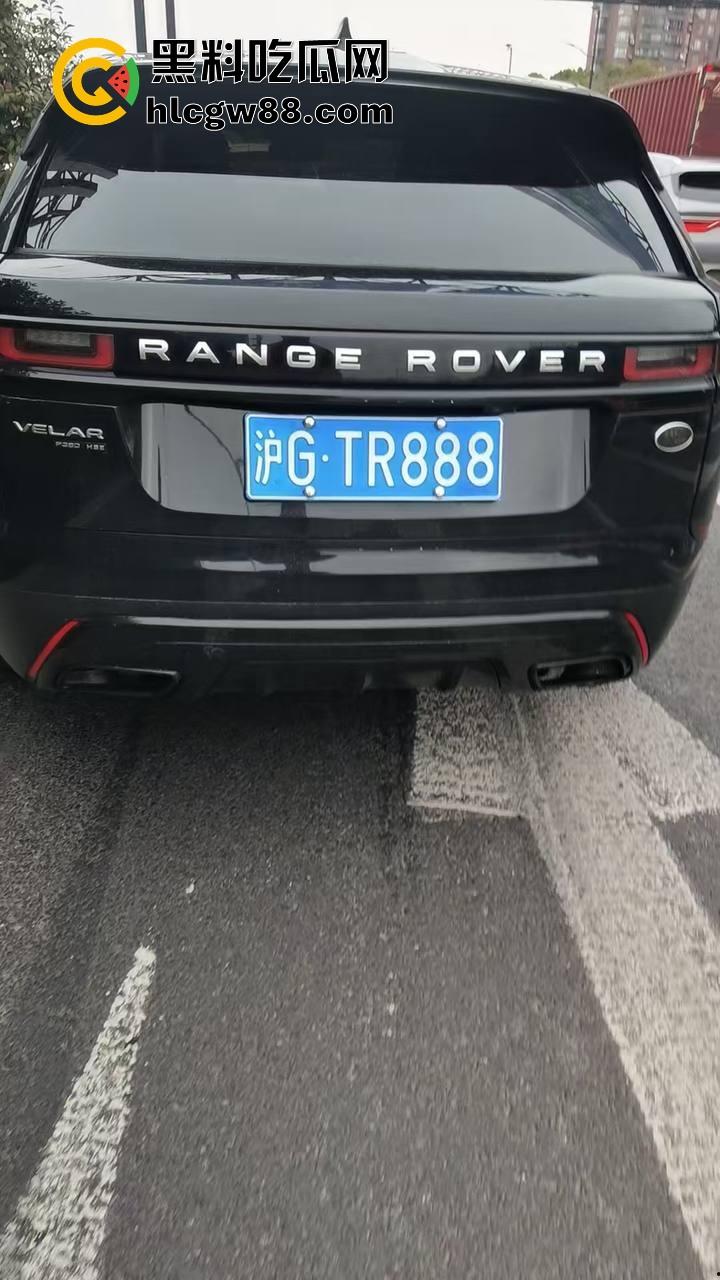 上海逆天伦理大戏,儿子路虎别车美式截停母亲宝马,逮住姘头就是一顿爆锤,现场爆踩老头直接被抬走!-4