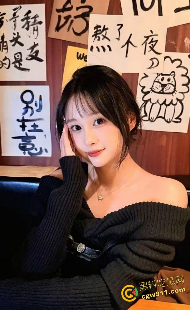 山东烟台清纯女神【廖雨晴】,被男友捆绑滴蜡调教,粉嫩小穴无套猛操中出,内射特写十分诱人 !-6