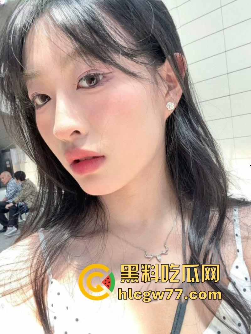 独家爆料 浙江无锡科技职业学院【方诗蕊】私密照流出 口交深喉技术爽翻男友 无套猛烈抽插校花叫不停!-4