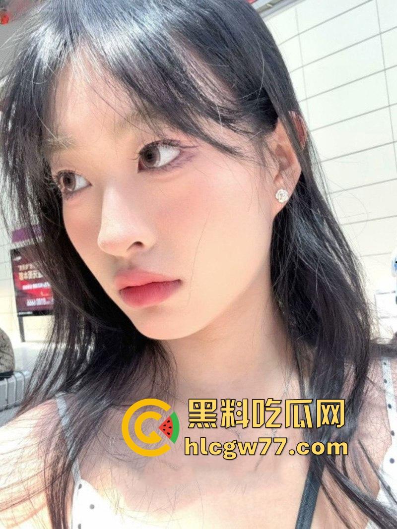 独家爆料 浙江无锡科技职业学院【方诗蕊】私密照流出 口交深喉技术爽翻男友 无套猛烈抽插校花叫不停!-5