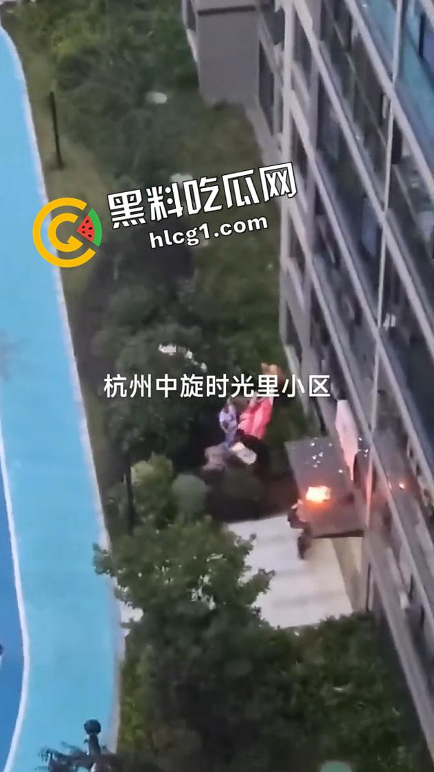 杭州时光里火灾现场无码版!男子坠楼砸伤救助人员 希望人没事-2