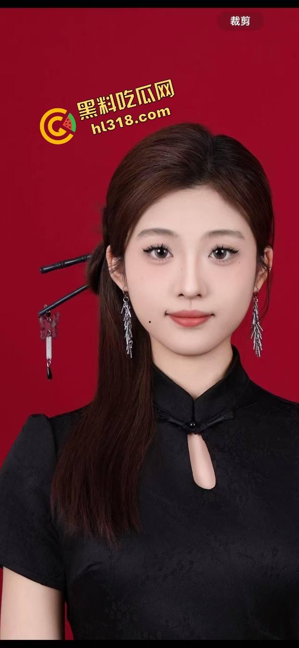 大学生课堂露出,调教到位随时配合,春夏秋冬课上全程听话,露奶露逼随你来,教室啪啪都不是事!-2