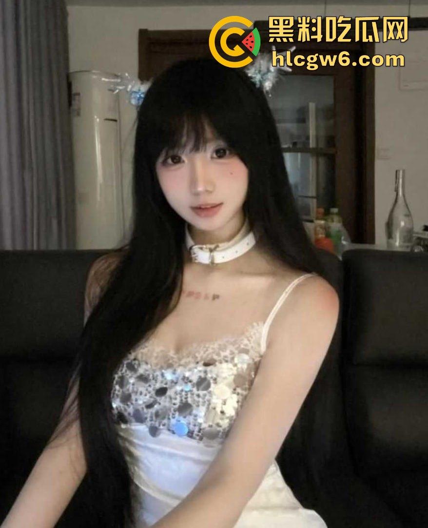 抖音高颜值网红23万粉丝的女神『 恋爱绝缘体』私密视频外流，可甜可萝秒变销魂尤物，高价定制曝光！-12