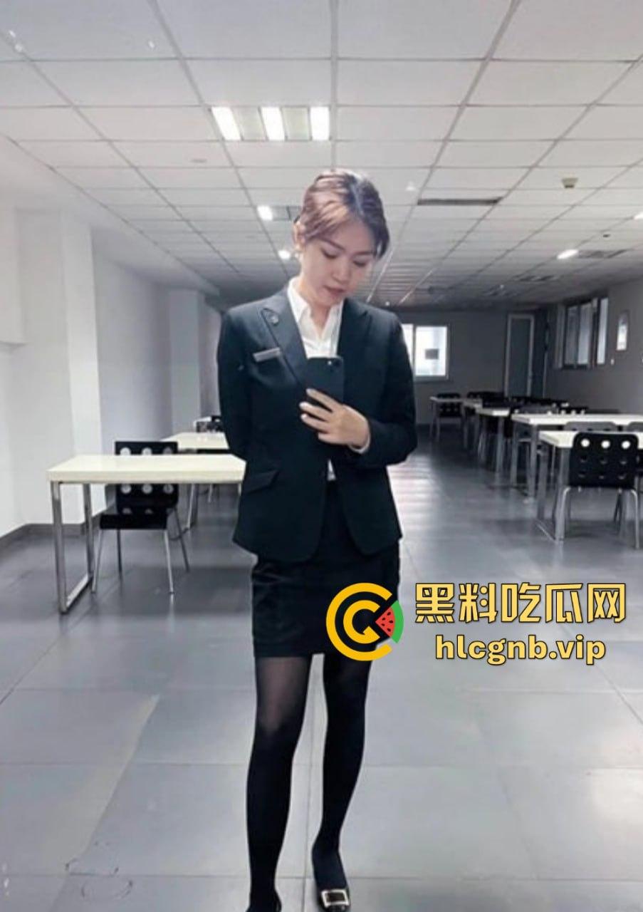 奔驰女销售蒋兮薇为业绩献身!黑丝制服酒店激战,深喉口交让客户爽翻天!-2