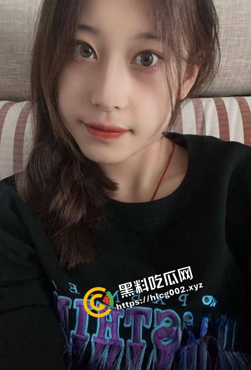 四川乐山师范学院美女『王静静』跟男友做爱还要边打麻将 一边享受游戏激情一边享受性爱快感!-2