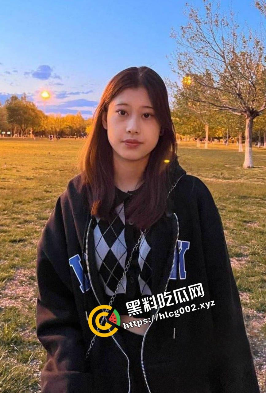 四川乐山师范学院美女『王静静』跟男友做爱还要边打麻将 一边享受游戏激情一边享受性爱快感!-3