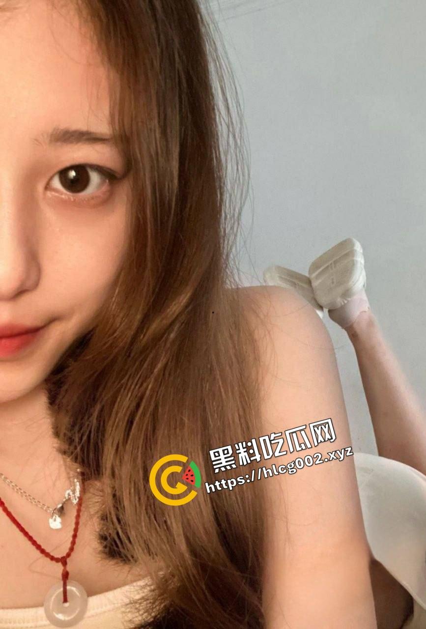 四川乐山师范学院美女『王静静』跟男友做爱还要边打麻将 一边享受游戏激情一边享受性爱快感!-6