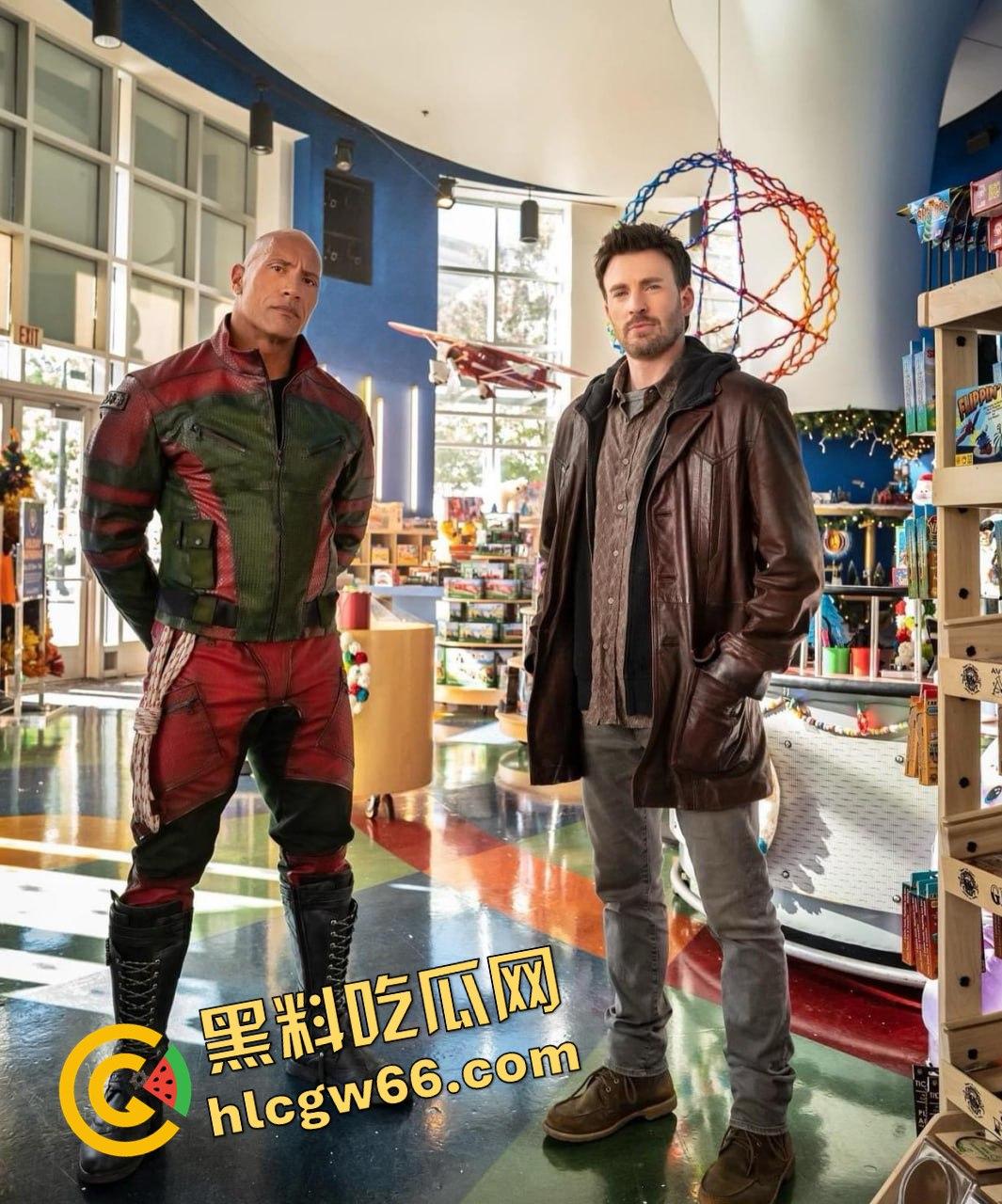 《红色一号:冬日行动》巨石强森变身反差萌小精灵?这圣诞节太不对劲了!-3