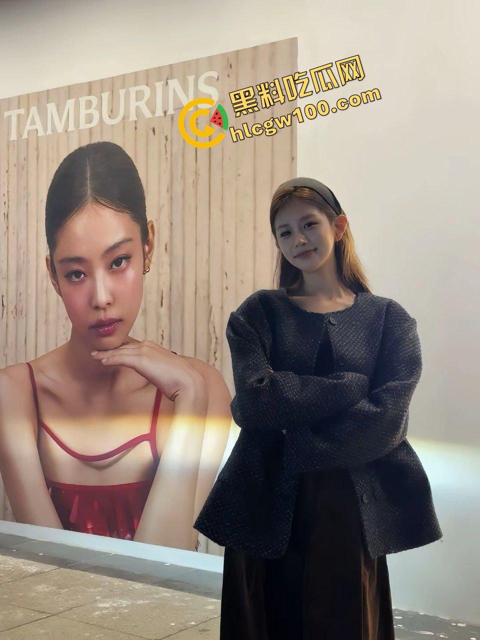 上海多金大哥约炮反差拜金骚鸡『余清思』开奥迪RS成功得吃 车上抠逼酒店操逼 淫乱邂逅独家曝光流出!-5