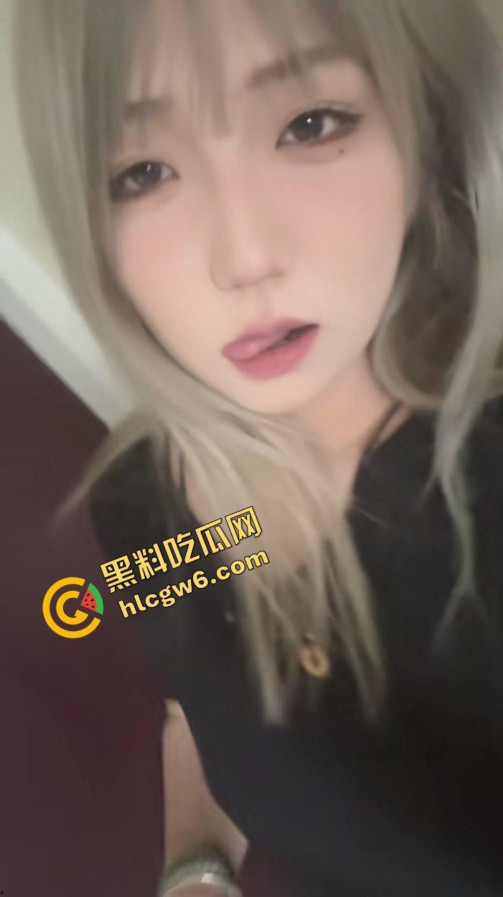 云南曲靖反差婊社会姐蜜桃炮架『何艺彩』欲求不满贱骚逼 被炮友暴力输出后怼！独家流出！