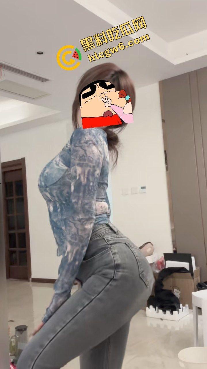 云南曲靖反差婊社会姐蜜桃炮架『何艺彩』欲求不满贱骚逼 被炮友暴力输出后怼!独家流出!-4