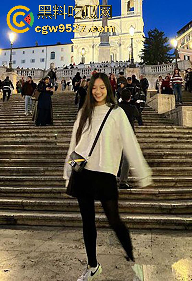 山东工艺美术学院【赵可儿】,御姐身材长腿尤物,白天陪金主旅游,晚上当性奴母狗,小穴淌精超淫乱!-3