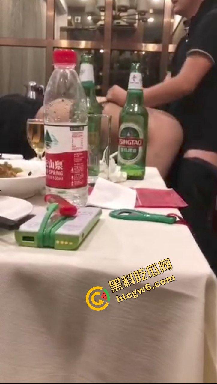 小红书上海贱逼反差婊骚鸡母狗『化春滢』偷情大哥 酒后脱衣爆干骚臀 窗前后操淫荡娇喘!原创独家投稿曝光!-2