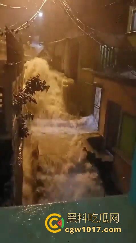 中美洲正遭受严重洪灾!危地马拉、哥斯达黎加和洪都拉斯一直处于这场灾害的中心区域,现在地球环境恶劣天气多变!-7