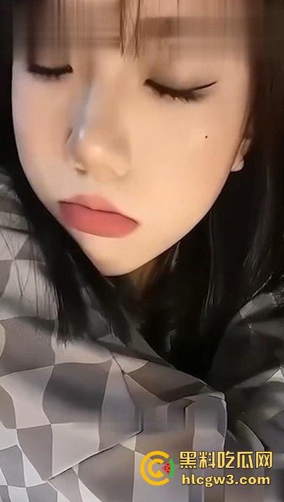 师范大学反差美女【吴悠然】私密视频流出!黑丝美腿被疯狂玩弄,极致反差让人看傻眼!-4