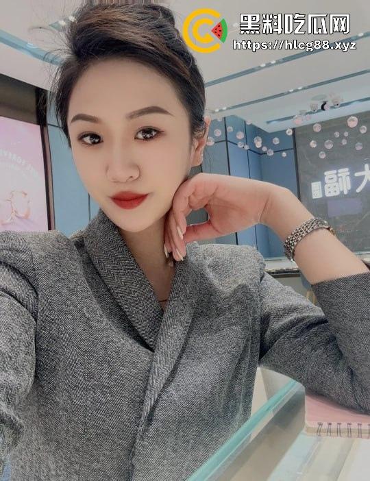 湖南人妻御姐【林菲菲】绿帽老公网上找单男,一边拍摄一边督战,是真的会玩。-6