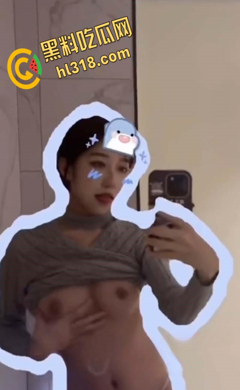 长沙顶级母狗【周思怡】,下海兼职外围被金主调教,舔脚捆绑跪着吃鸡,这才是标准小母狗!-3