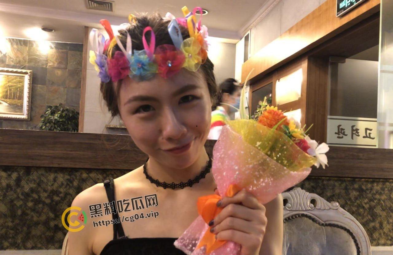 上海期货美女交易员【何麦伢】与男友啪啪视频及大量生活照流出 好几个角度看出妹妹已经生气了 好像目前受影响已经回广州-1