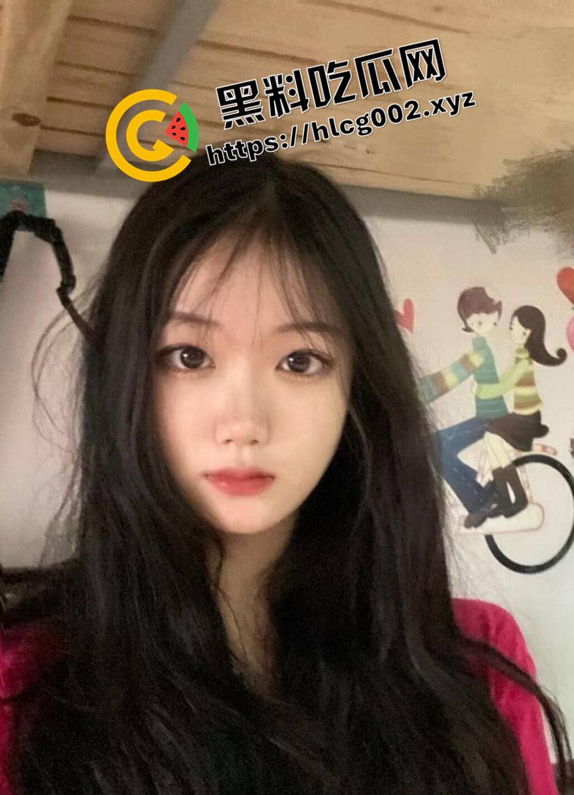 印象足拍付费流出！甜美在校学妹的美脚足交 笑起来哥哥的心都花了 赶快把大屌塞进嘴里