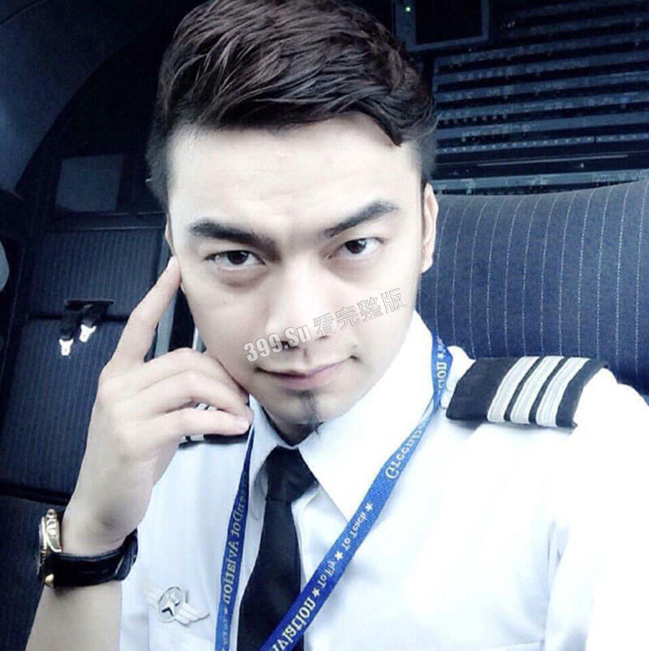 越南航空 副机长 #HaDuy 和前模特白虎女友 #AuHaMy 性爱影片泄漏-8