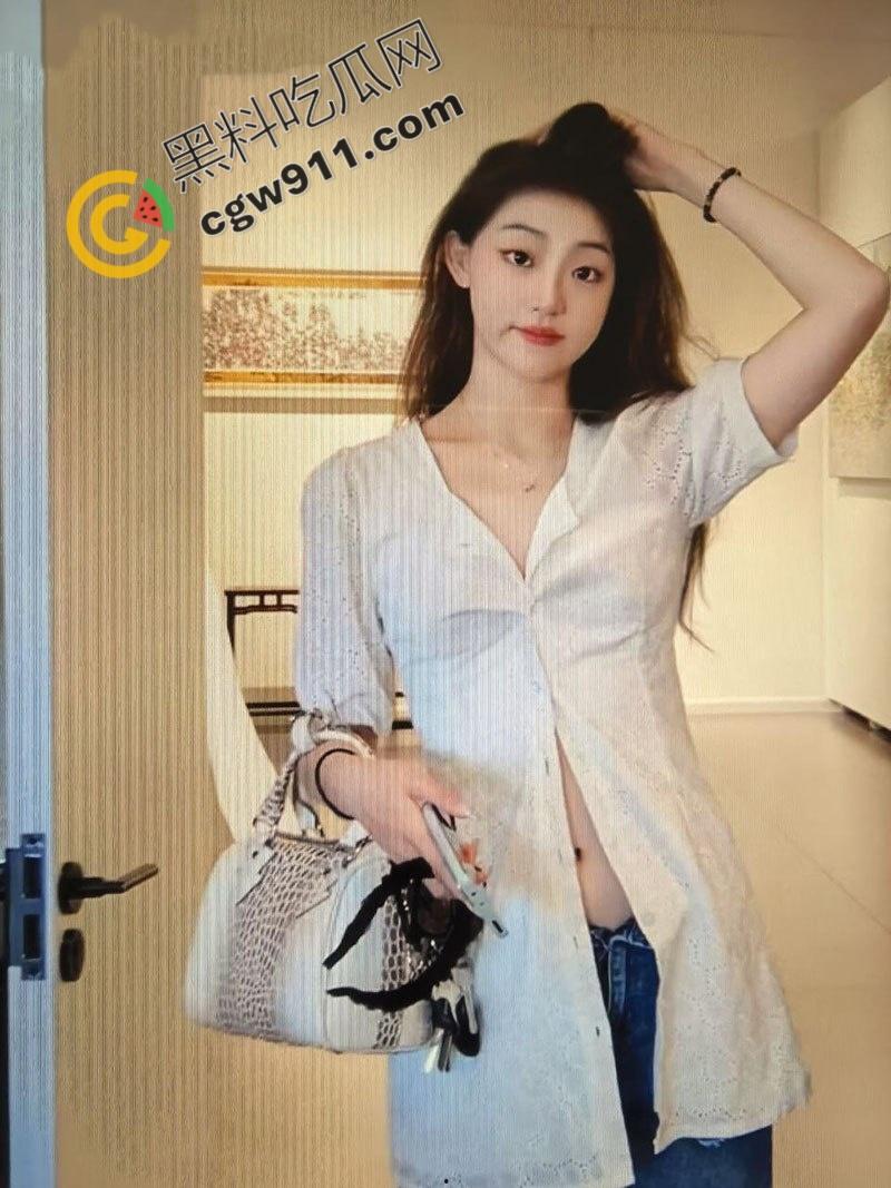 河南安阳甜美少女【刘薇】床上热情如火,与男友性多姿势切换娇喘连连,口交撩人,翘臀后入,令人血脉贲张!-3