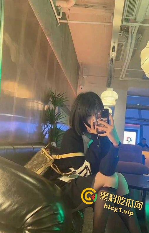 杭州顶级颜值援交妹黄文琪，只需1000块搞一炮！床上主动拿手机记录，这钱花得太值！-12