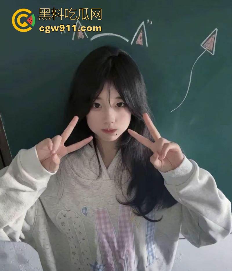 郑州大学清纯大三女大【卢佳颖】学生妹调教榨精狂欢,粉嫩骚穴紧裹肉棒喷汁高潮,榨得男友欲仙欲死!-3