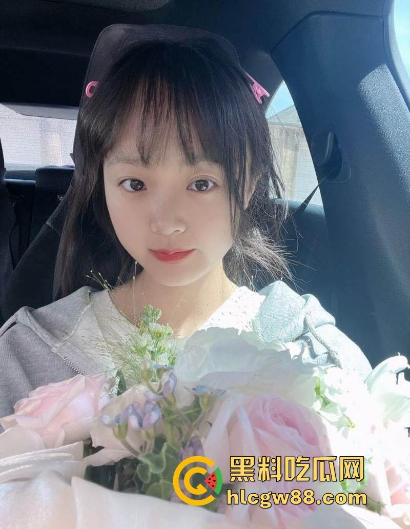 安徽铜陵职业技术学院【江语新】清纯大二少女宿舍拍裸照撩网友,金主约炮视频流出,青春嫩体未尽开发!-1