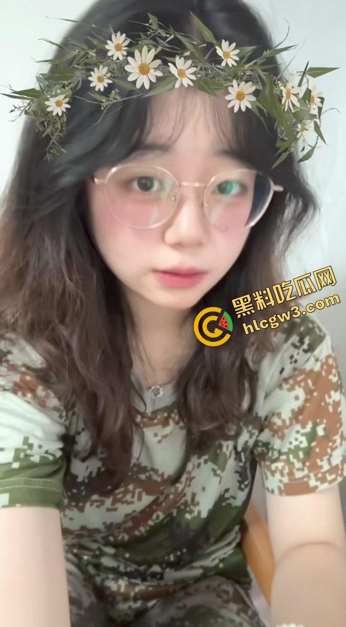 浙江汽车职业学院清纯反差嫩妹『袁舒涵』曼妙身姿全裸出镜 学长家后怼输出淫穴!原创独家流出!-7