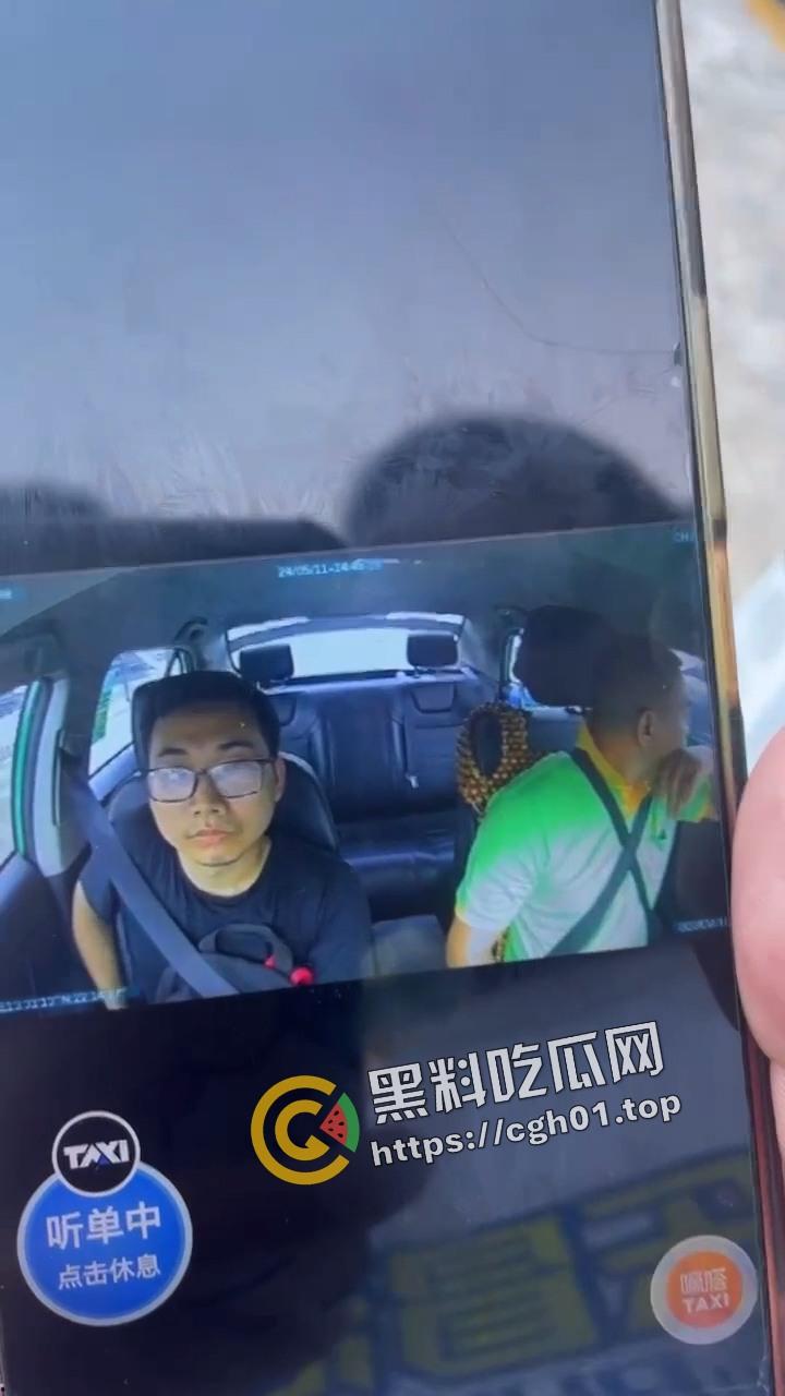 珠海出租车被杀事件车内监控流出!副驾驶毫无征兆拿刀就捅 肚子都被划开 血腥慎入-2