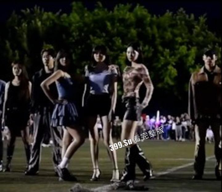 新生学妹的骚舞  学长们快下手吧 等出社会了 她们可就要涨价了！！-7