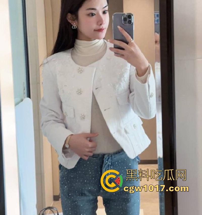 哈尔滨名媛公交车【黄志玲】高挑身材绝美颜值,每天拿精液洗脸,后入嫩穴叫声淫荡,有钱就能上有钱人的精盆!-5