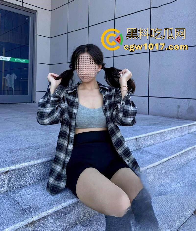 和堂姐各种姿势激情啪啪,无套骑乘爆操,双洞口爆毒龙样样精通,真不枉费我的用心调教!-3